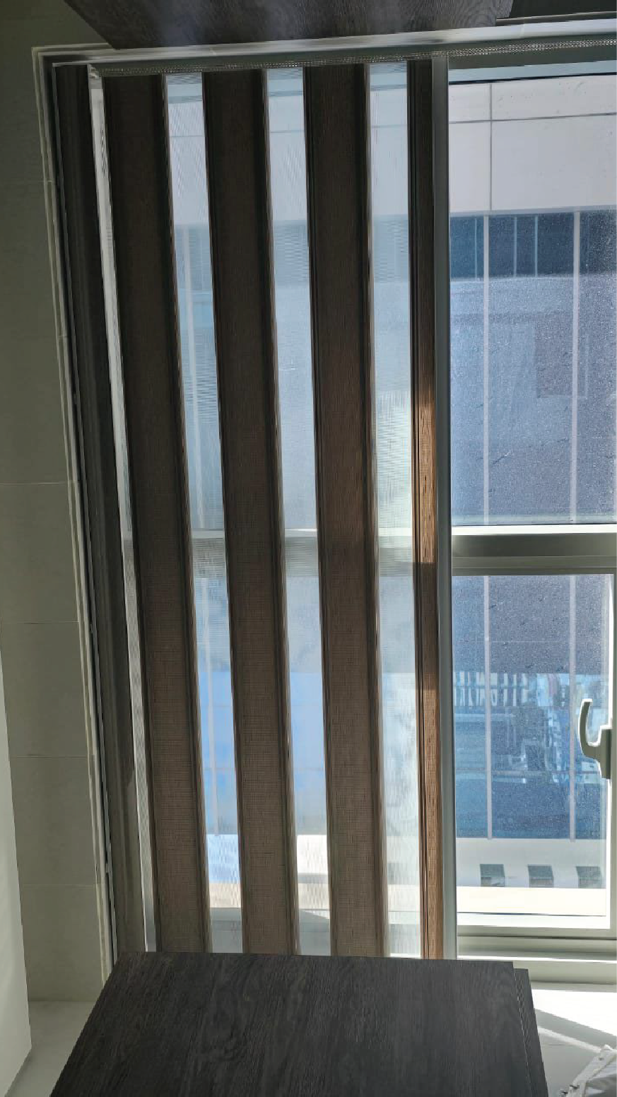 Light-Filtering Vertical Blinds in Neutral Tone